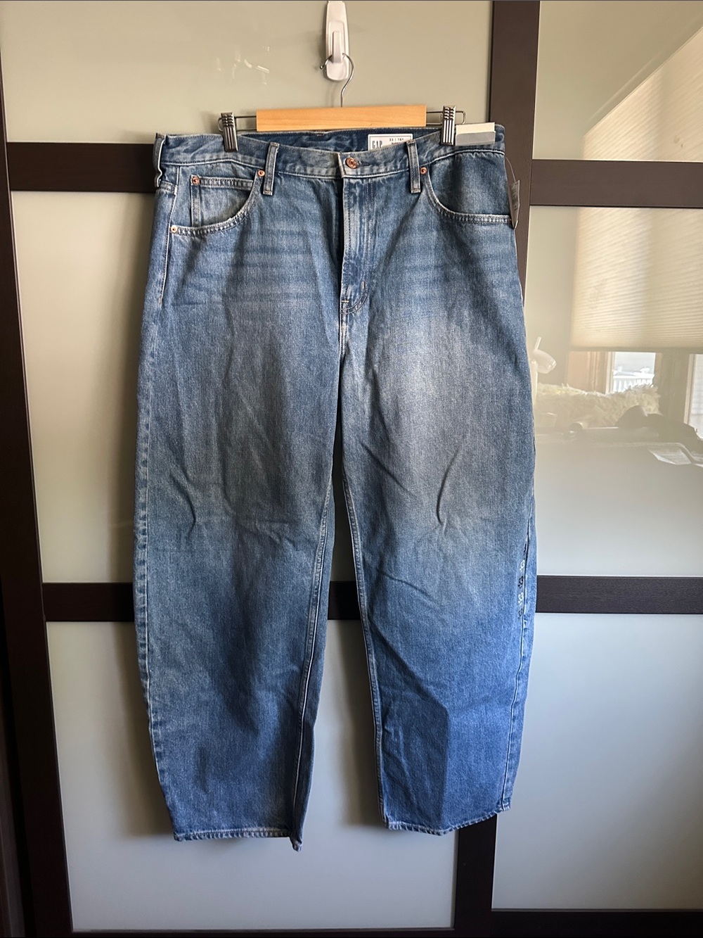 GAP Women’s High Rise Barrel Leg Jeans size 16 regular- NWT